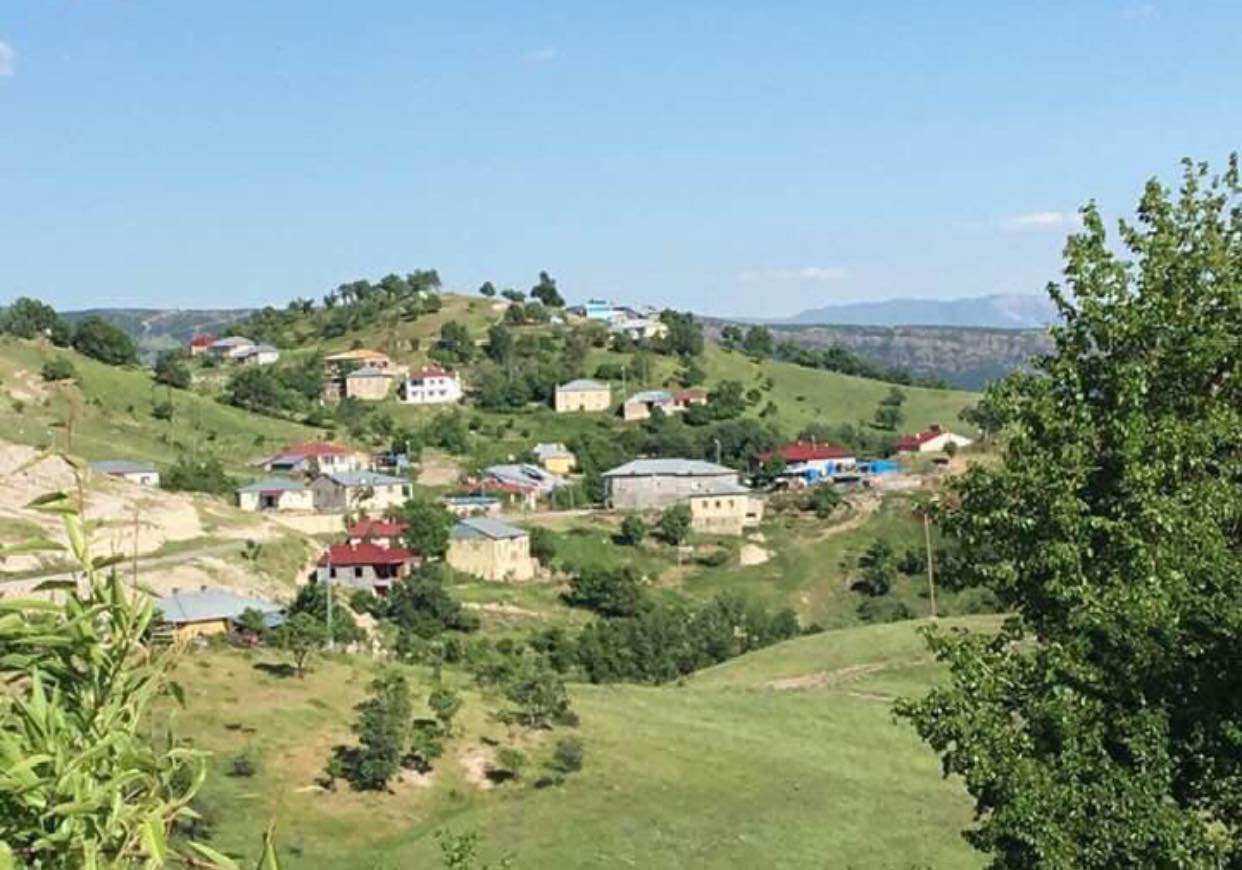 Yaş almış, yaşlanmayan çocukluğumuz!..